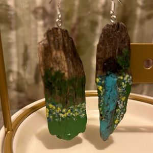 Handmade beautiful earrings this  earring don’t have dis…